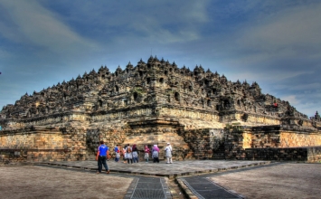 Chùa Borobudur - Kỳ quan Phật giáo lớn nhất thế giới